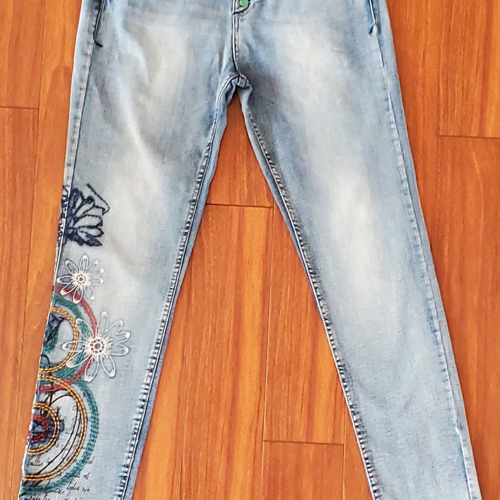Desigual Jeans washed blue embroidered button fly